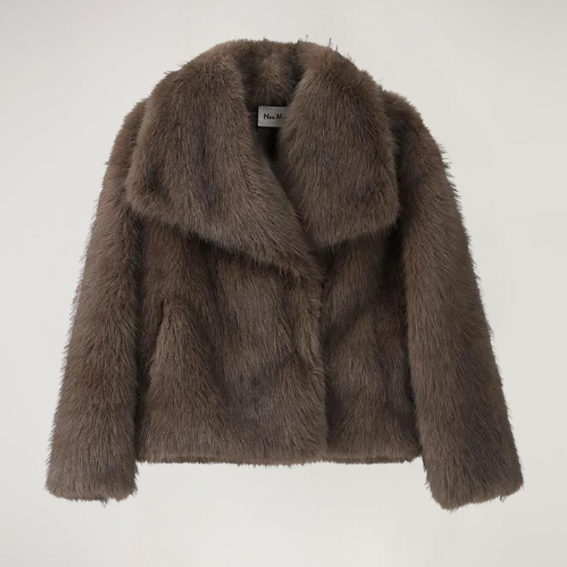 VelvetFur Luxe Jas met Fluwelen Accenten voor een Elegante Uitstraling